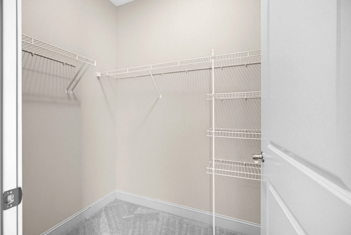 garvin pointe 3bed 2 bath closet