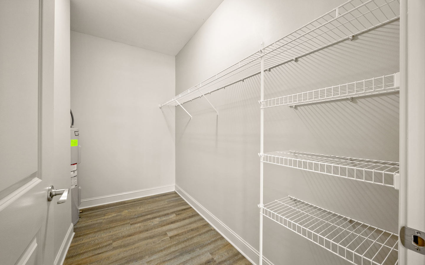 garvin pointe 1 bed 1 bath - closet