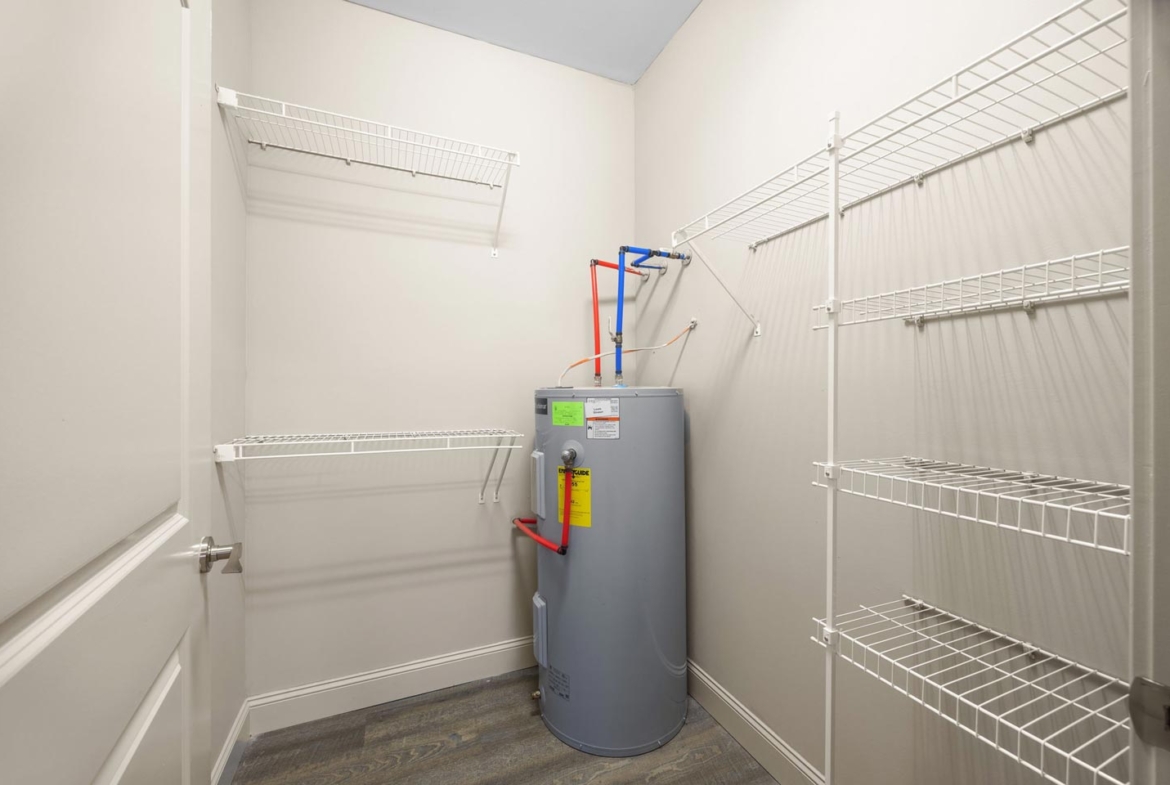 north pointe 2 bed 2 bath - closet