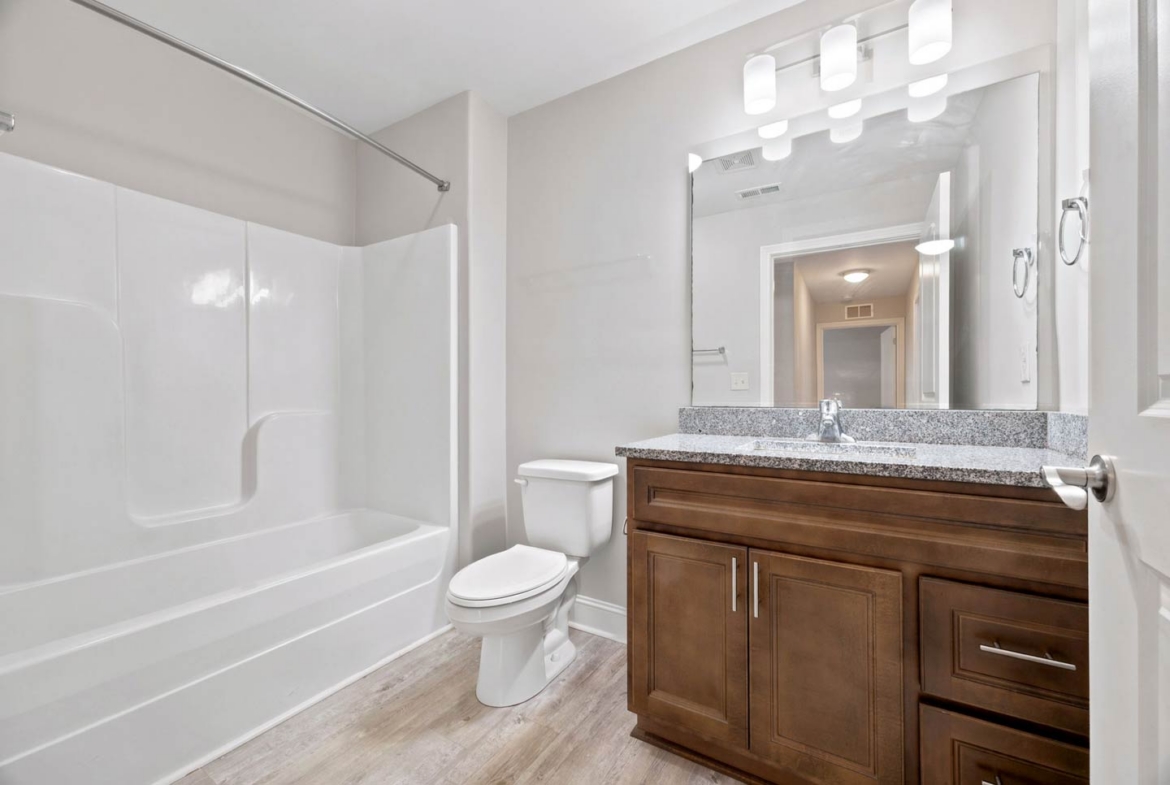 overlook 3 bed 2 bath - bath