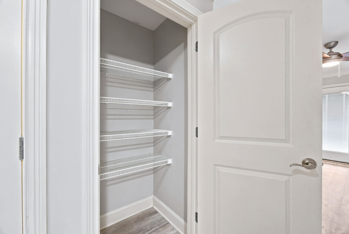 overlook 3 bed 2 bath closet
