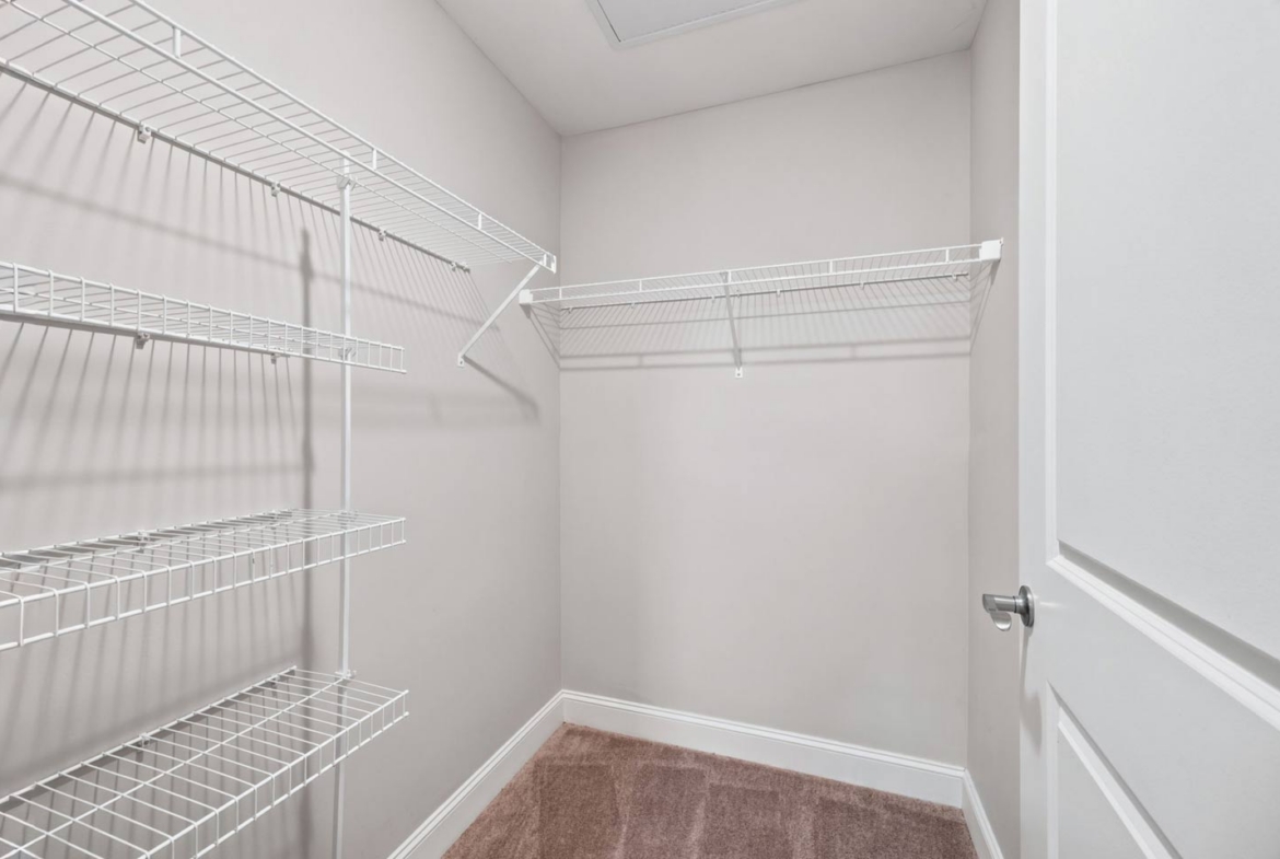 overlook 3 bed 2 bath closet