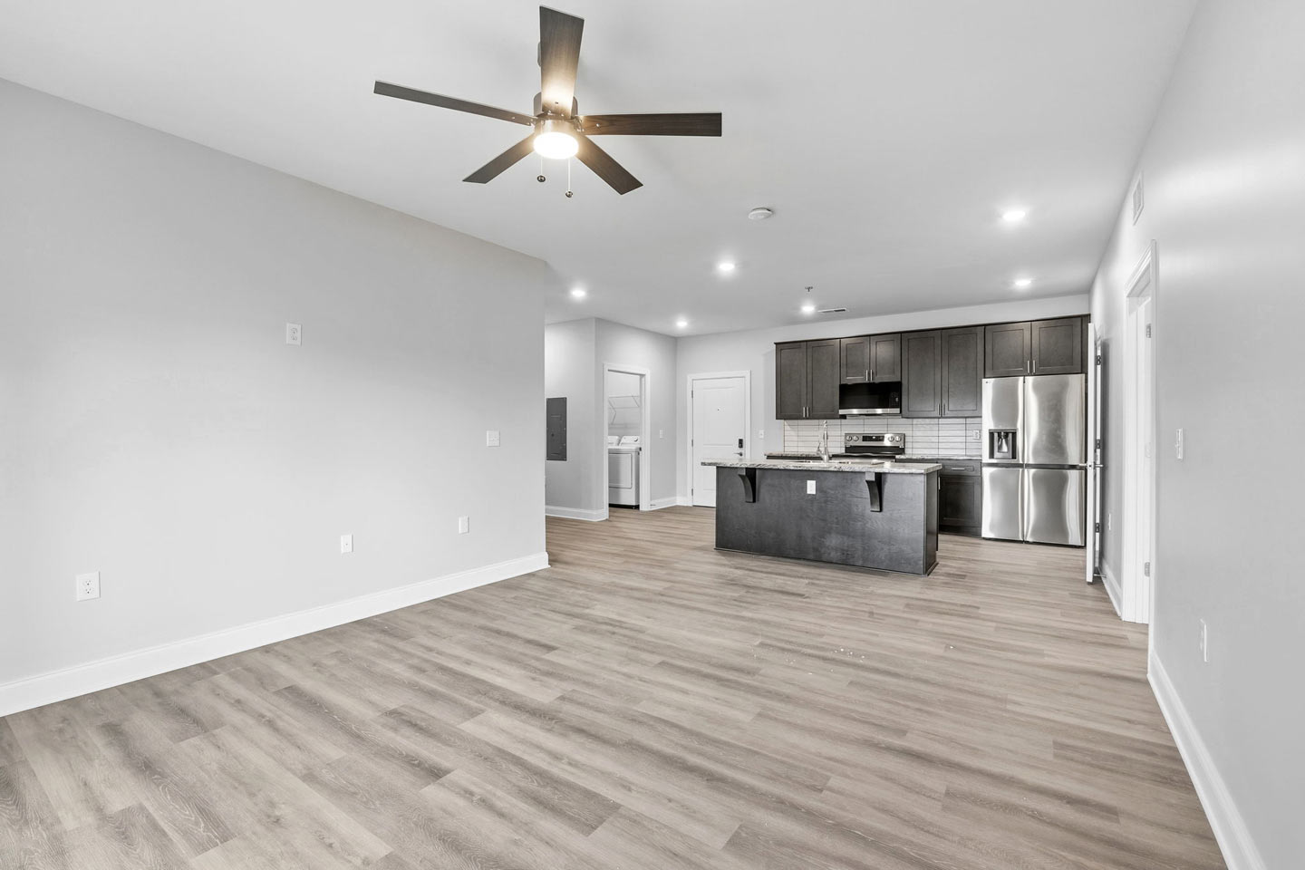 topper park 2 - 3-bed 3-bath - living