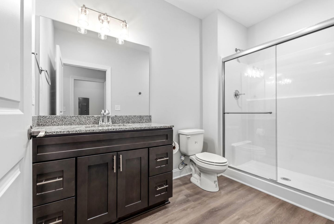 topper park 2 4-bedroom - bath
