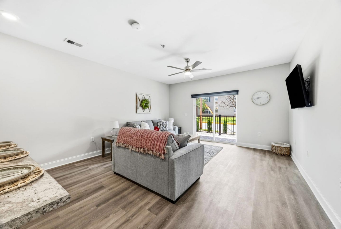 topper park 2 4-bedroom - living