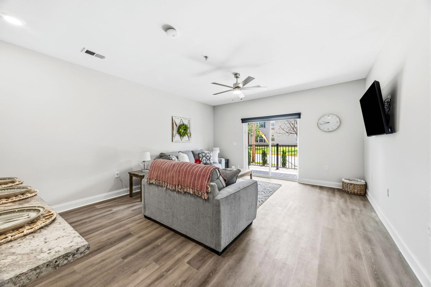 topper park 2 4-bedroom - living