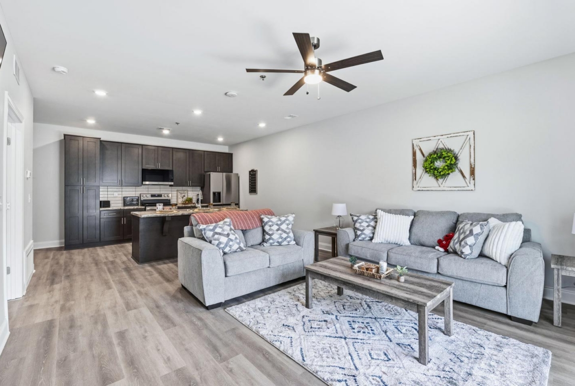topper park 2 4-bedroom - living